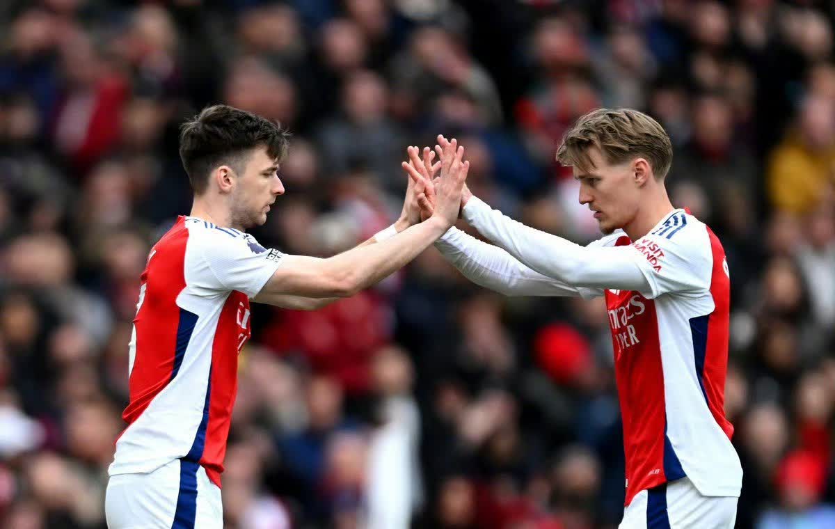 包含利物浦碾压英格兰，阿尔瓦雷斯状态火热的词条