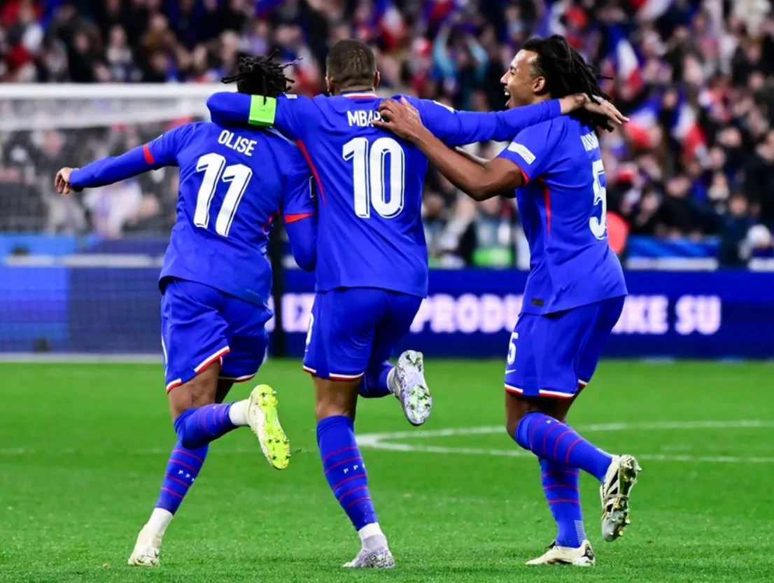 法国队逆转奥地利队,马龙带队取胜 法国队逆转奥地利队,马龙带队取胜